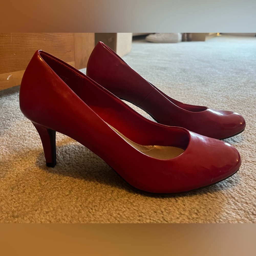 Red Pumps